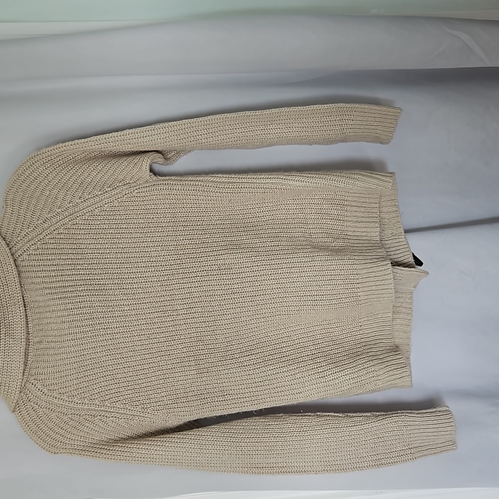 ■2 For $5 Suzy sheir Cardigan with toggle closure Beige knit size Medium - Picture 7 of 9